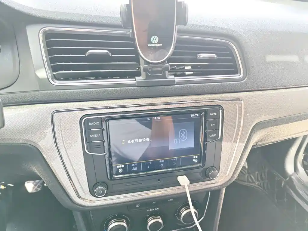 Volkswagen Lavida — миниатюра 6