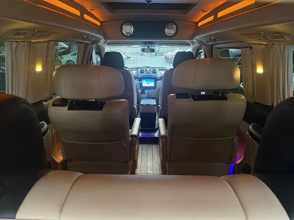 Mercedes-Benz Viano — миниатюра 16