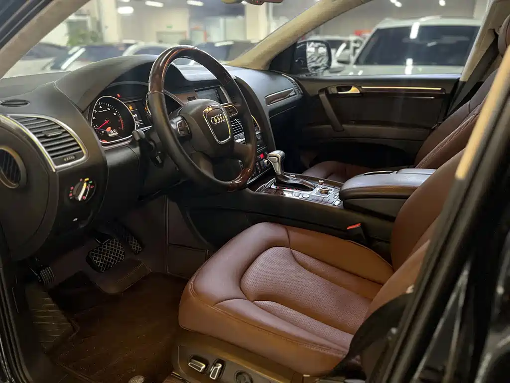 Audi Q7 2012 3.0 TFSI (200kW