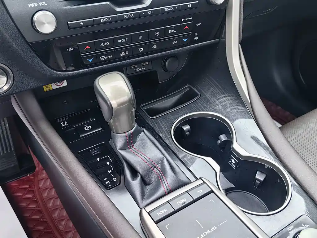 Lexus RX — миниатюра 10