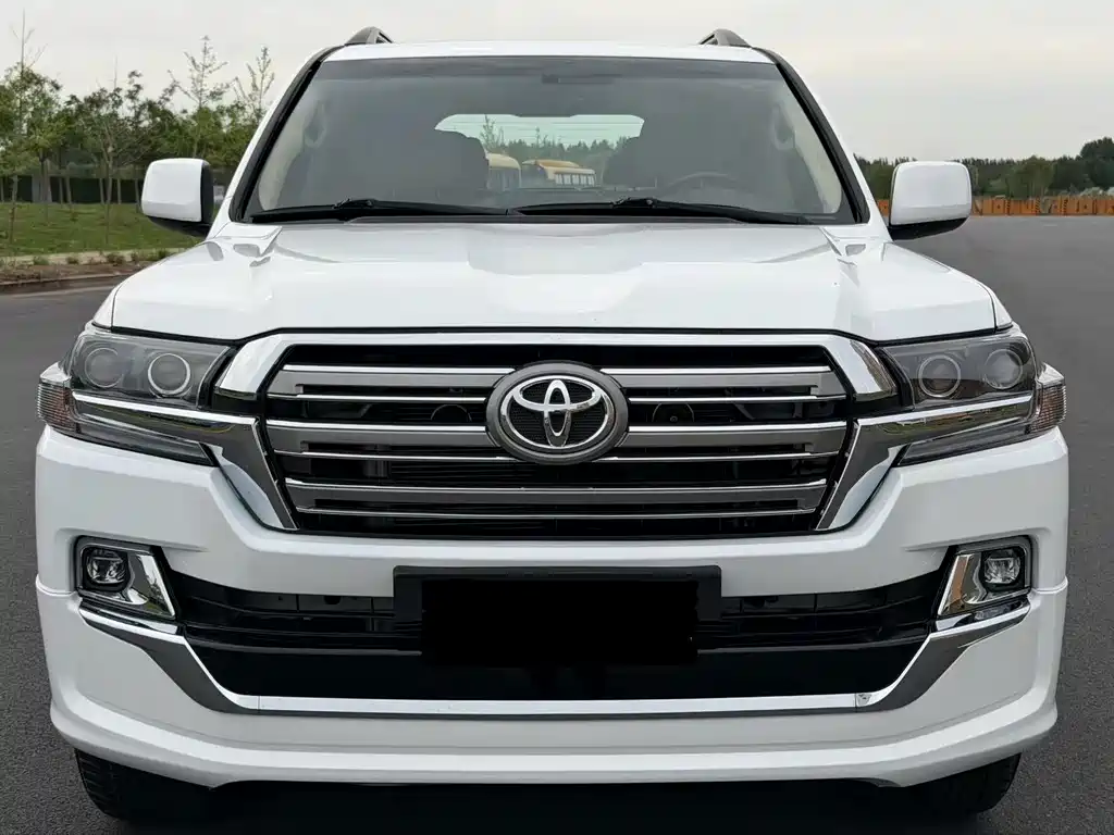 Toyota Land Cruiser 2010 4.0L AT VX
