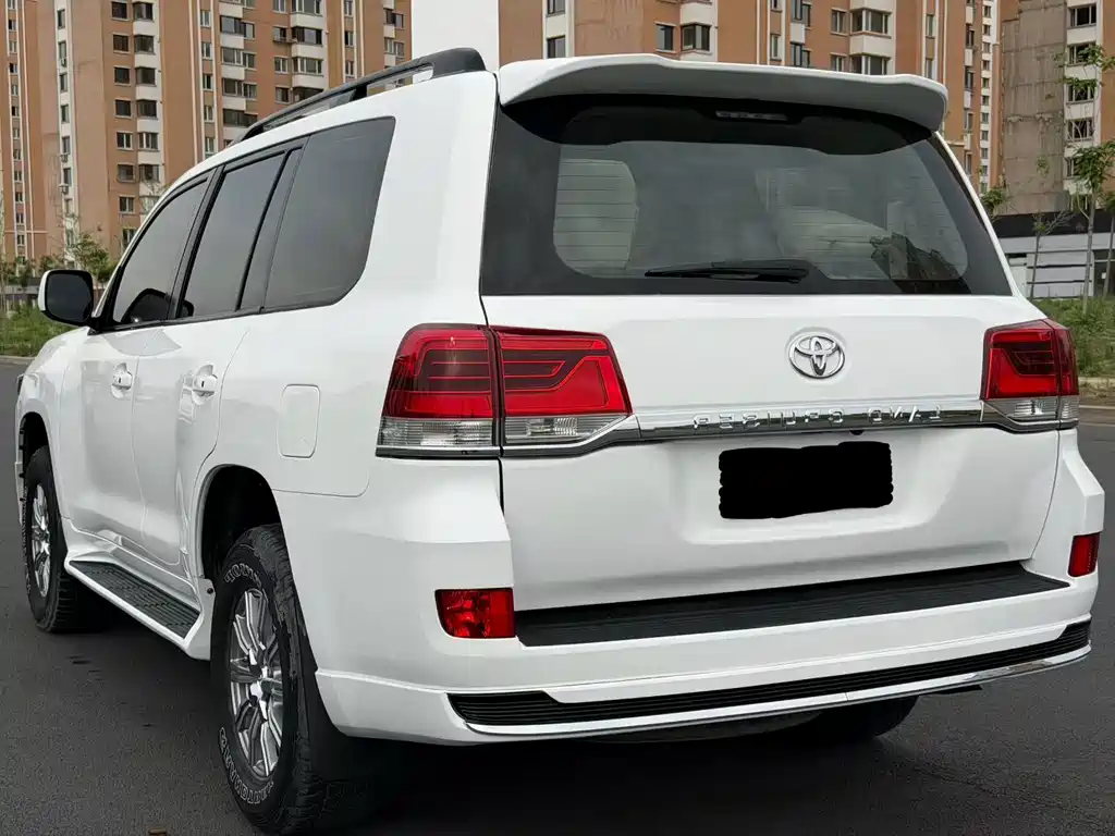 Toyota Land Cruiser 2010 4.0L AT VX