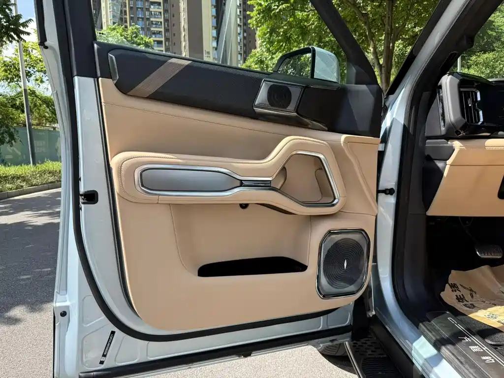 Fangchengbao Leopard 8 8 2025 Luxury 7 мест