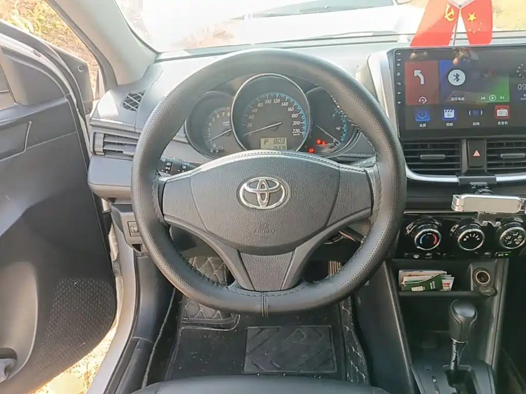 Toyota Yaris L — миниатюра 11