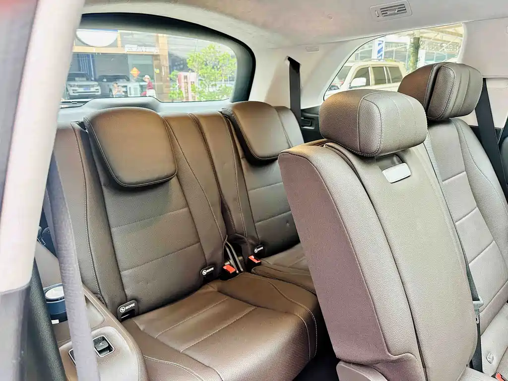 Mercedes-Benz GLS — миниатюра 11