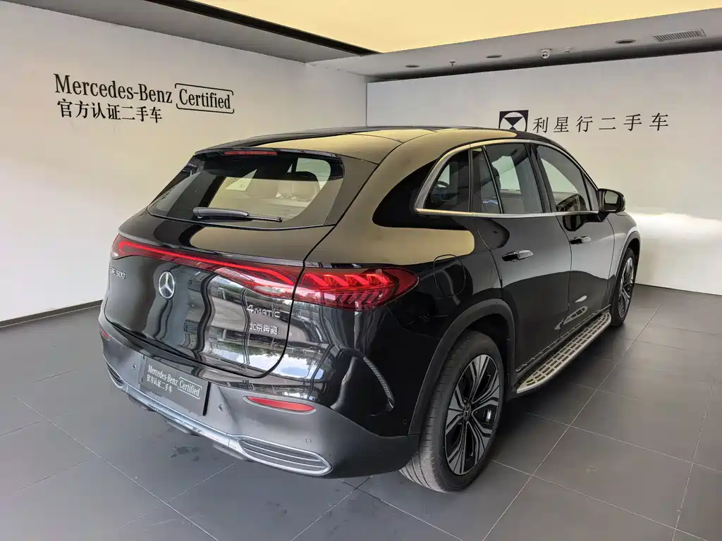 Mercedes-Benz EQE SUV — миниатюра 11