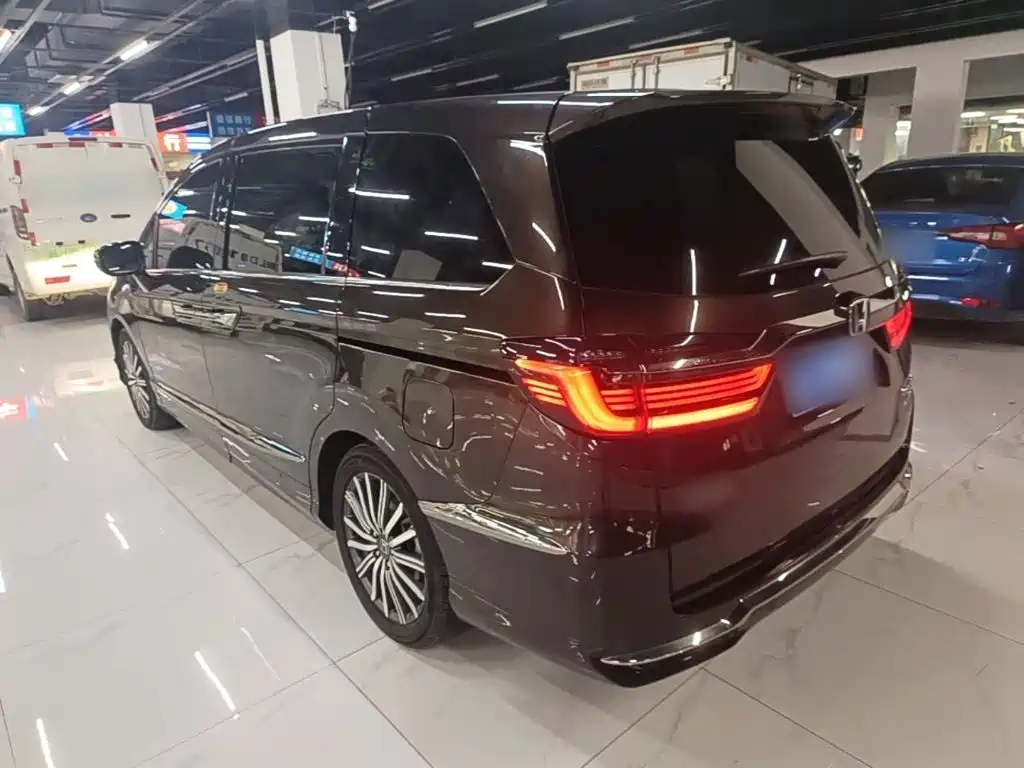 Honda Elysion — миниатюра 5