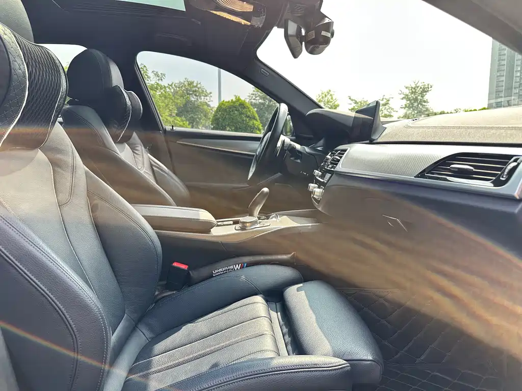 BMW 5 Series (Import) — миниатюра 18