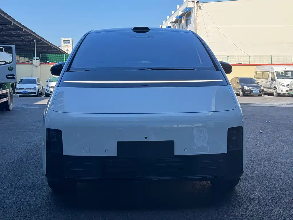 Li Auto Li MEGA — миниатюра 2