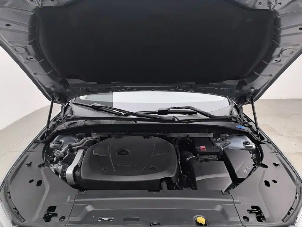 Volvo S90 — миниатюра 6
