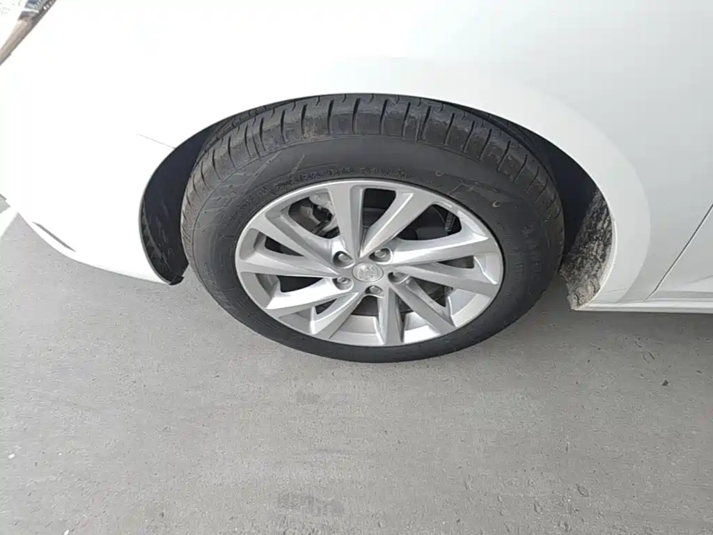 Buick Verano — миниатюра 23
