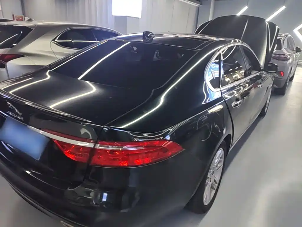Jaguar XFL — миниатюра 7