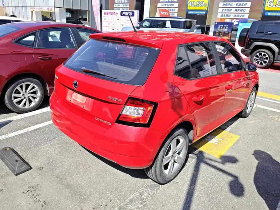 Skoda Fabia — миниатюра 3