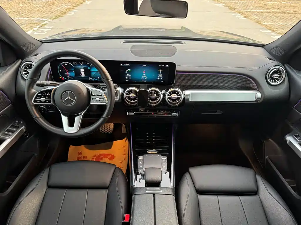 Mercedes-Benz GLB — миниатюра 11