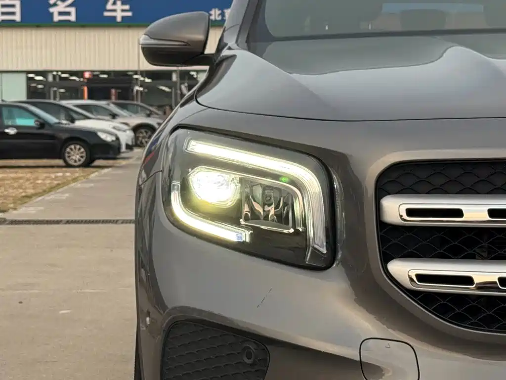 Mercedes-Benz GLB — миниатюра 17