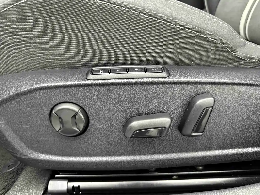 Volkswagen Golf — миниатюра 11