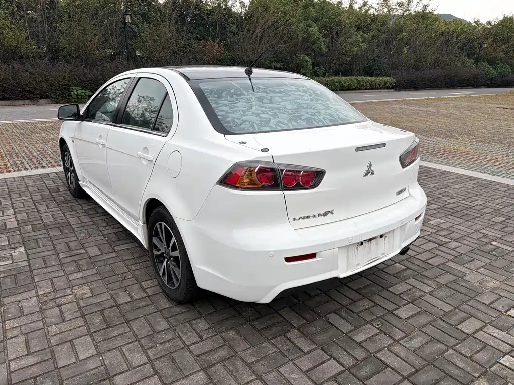 Mitsubishi Lancer EX — миниатюра 6