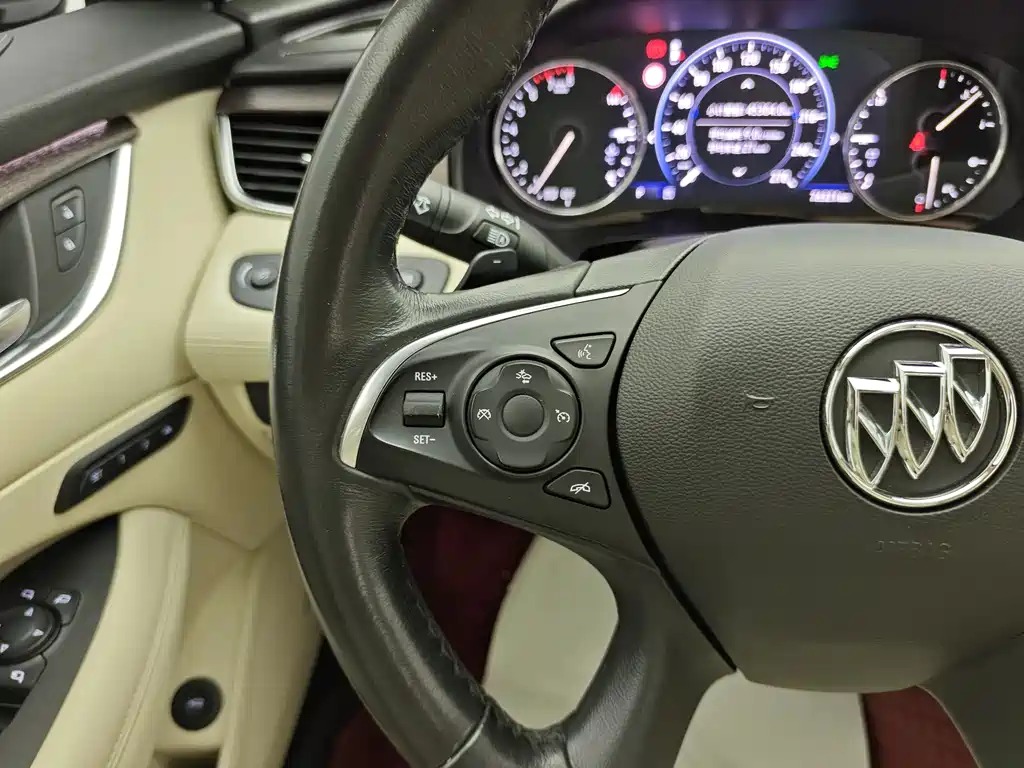 Buick LaCrosse — фотографии объявления, Фото 35