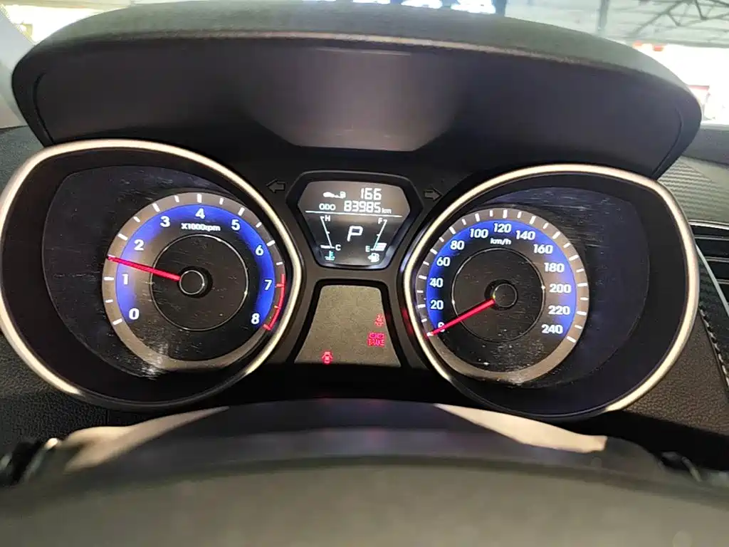 Hyundai Elantra Langdong — миниатюра 12