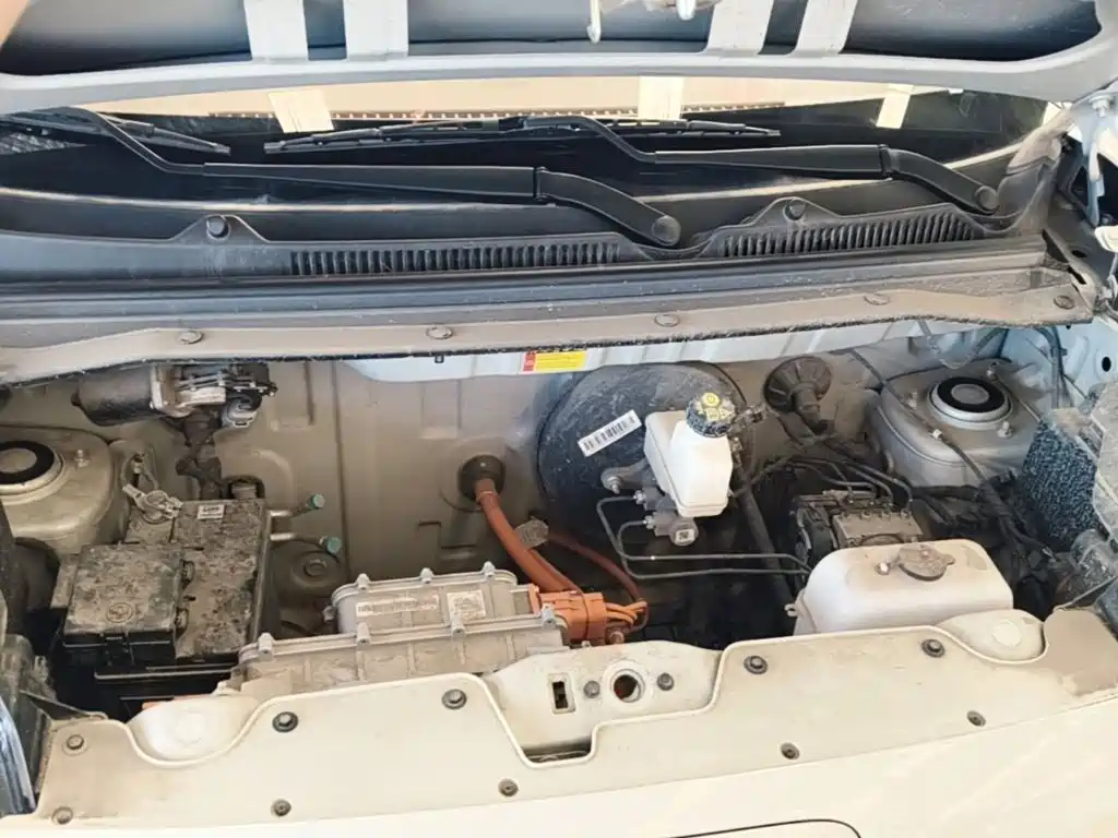 Wuling MINIEV — миниатюра 20