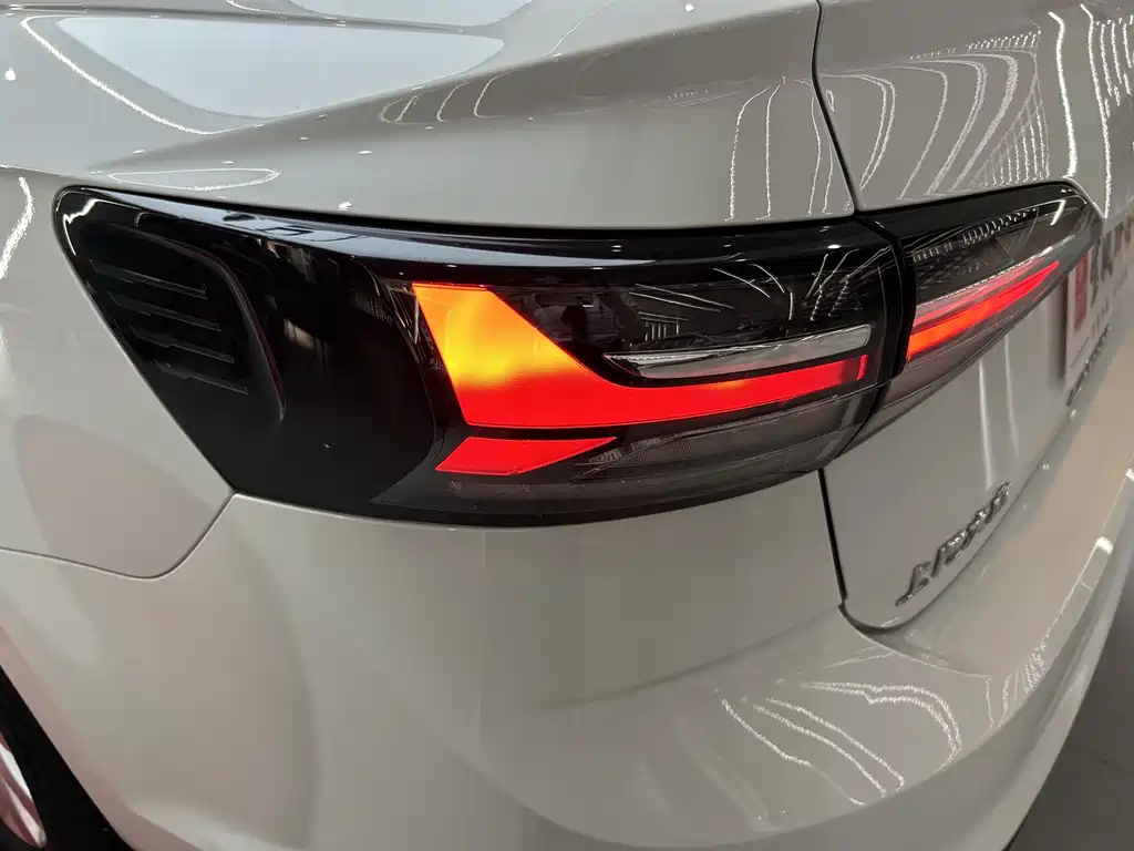 Volkswagen Lavida — миниатюра 37