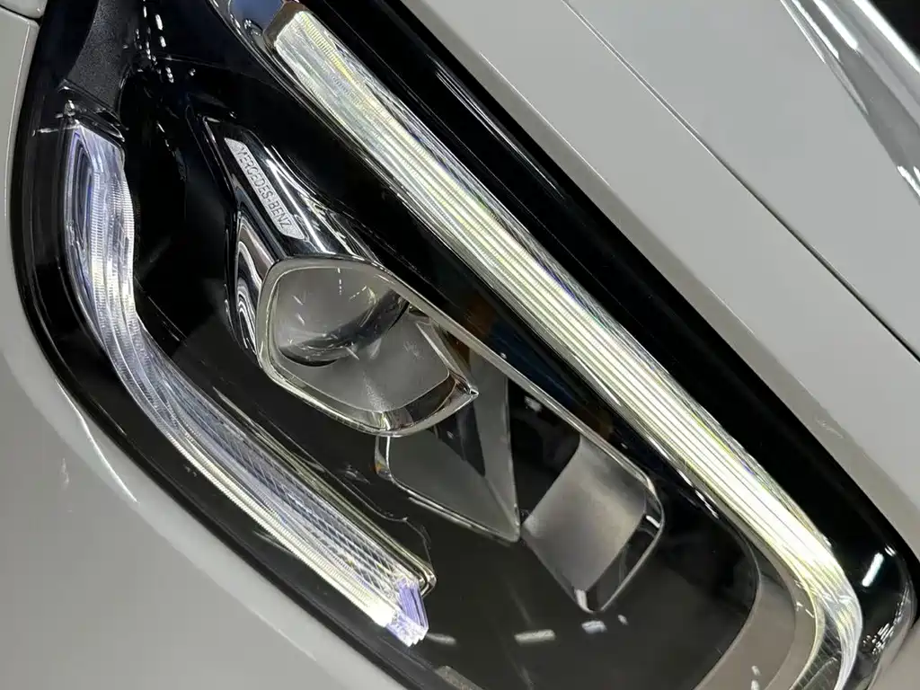 Mercedes-Benz GLB — миниатюра 14