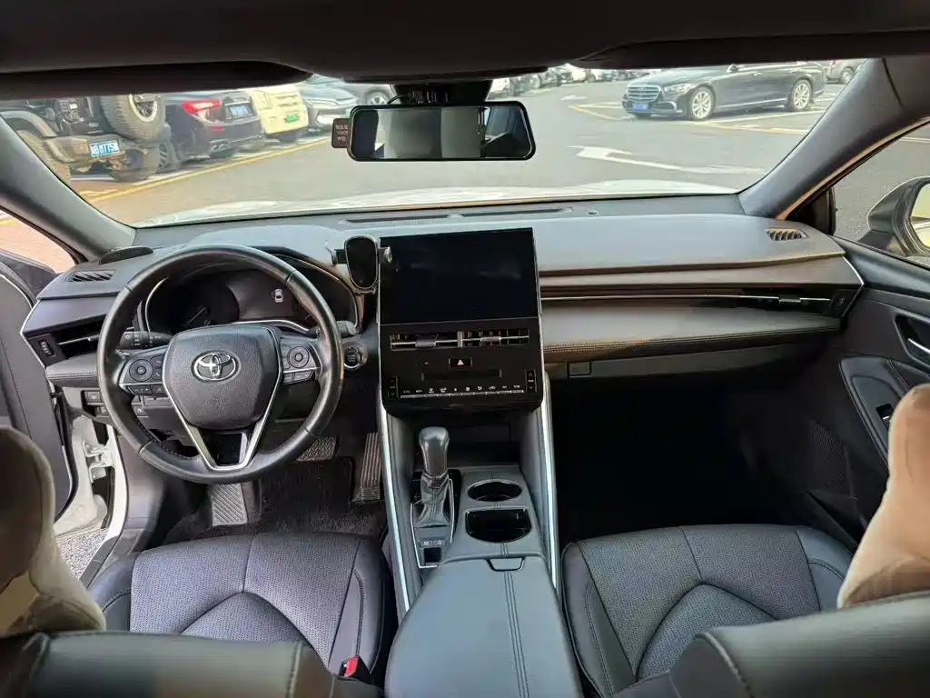 Toyota Avalon — миниатюра 10