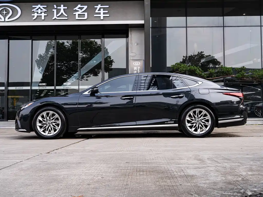 Lexus LS — миниатюра 4