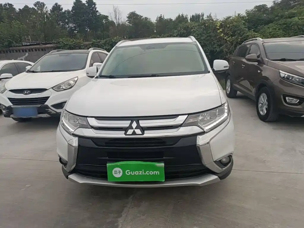 Mitsubishi Outlander — миниатюра 3