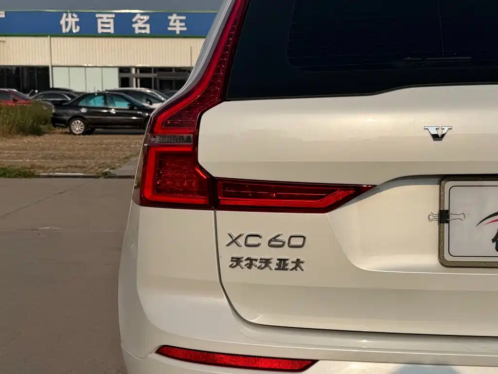 Volvo XC60 — миниатюра 12