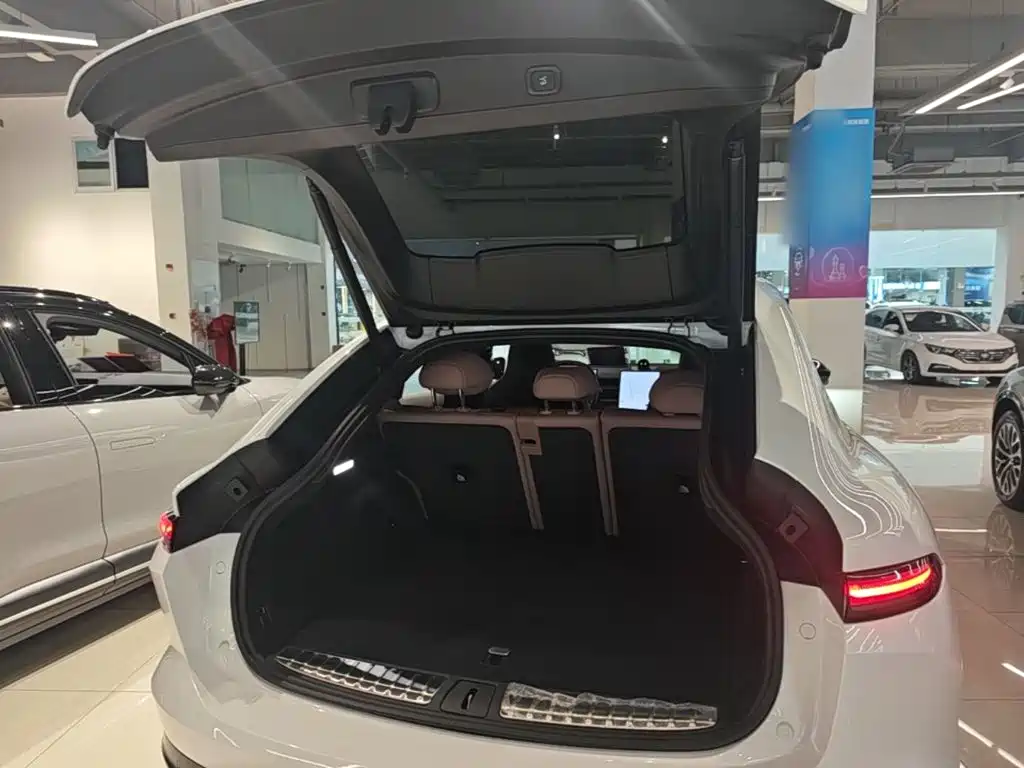 NIO EC6 — миниатюра 19