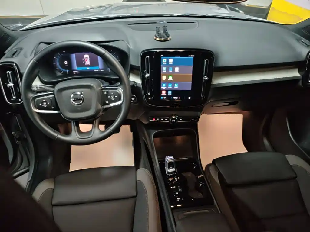 Volvo XC40 — миниатюра 10