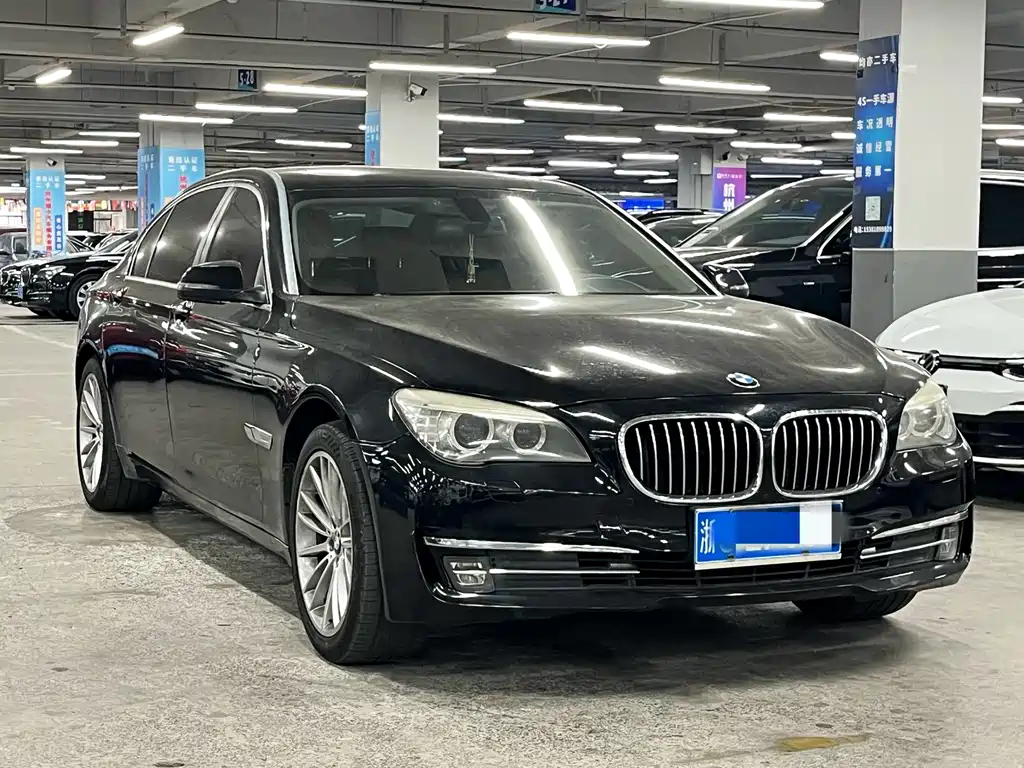 BMW 7 Series — миниатюра 3