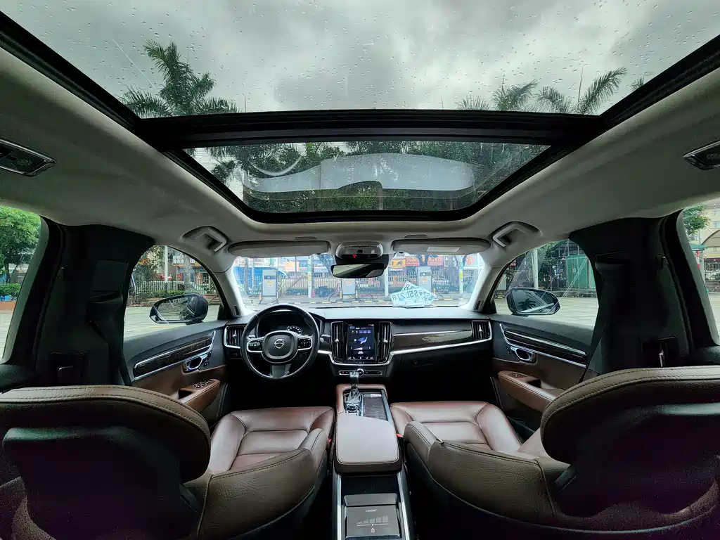 Volvo S90 2018 T5