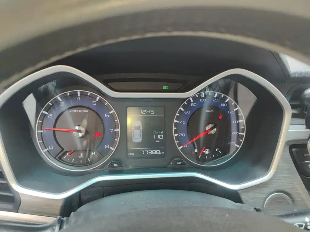 Geely Vision X3 — миниатюра 12
