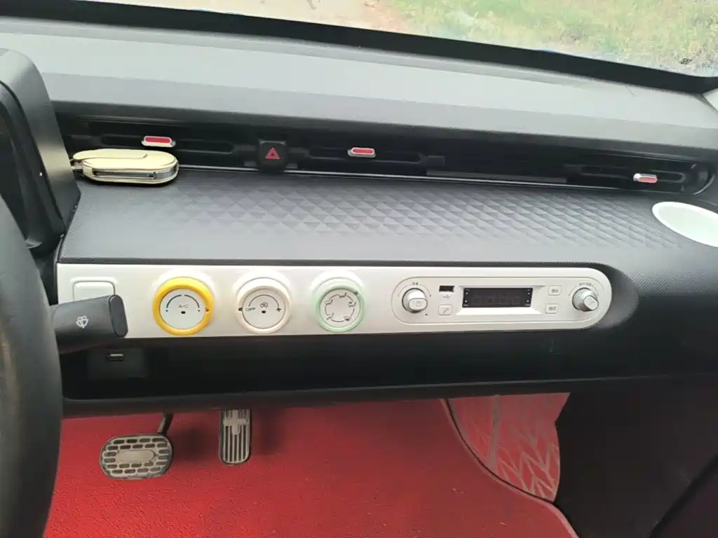 Wuling MINIEV — миниатюра 13