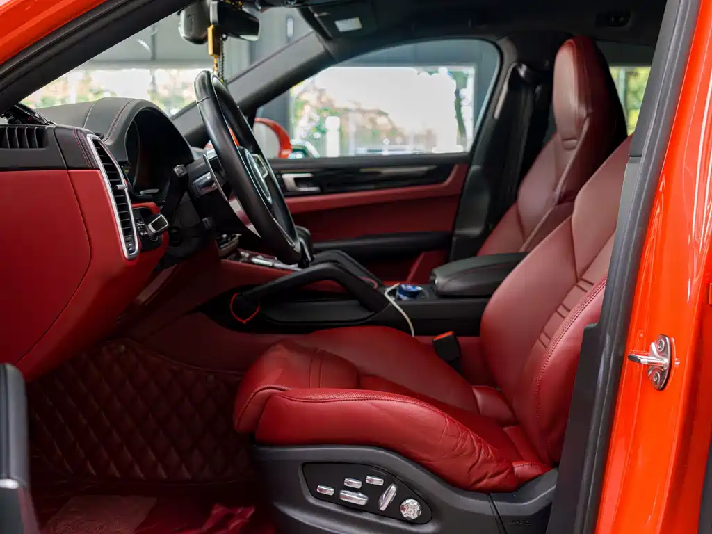 Porsche Cayenne — миниатюра 6