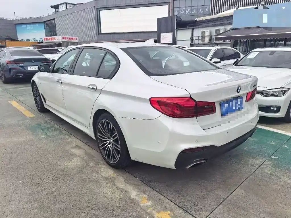 BMW 5 Series — миниатюра 2