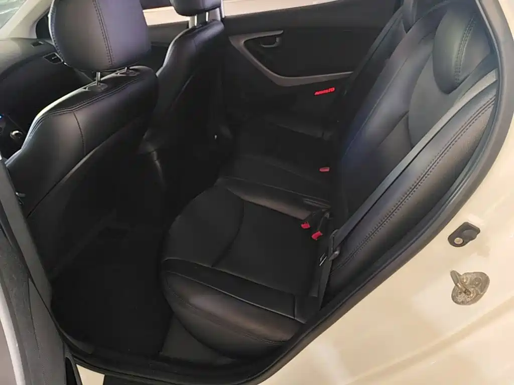 Hyundai Elantra Langdong — миниатюра 17