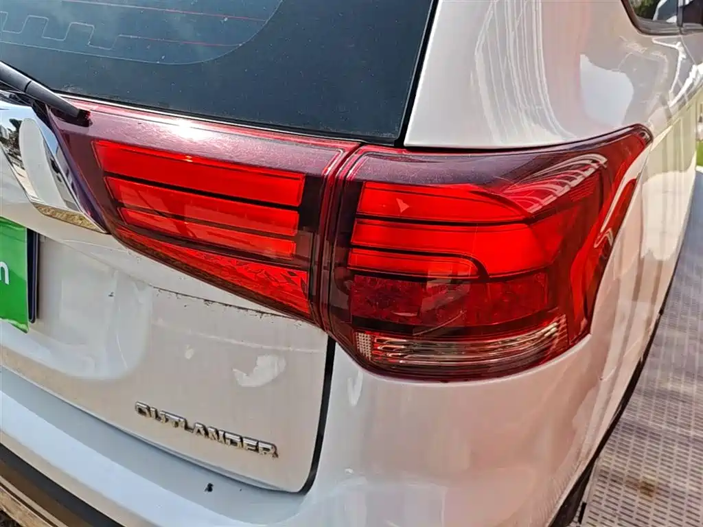 Mitsubishi Outlander 2019 2.0L Enjoy 5 мест V