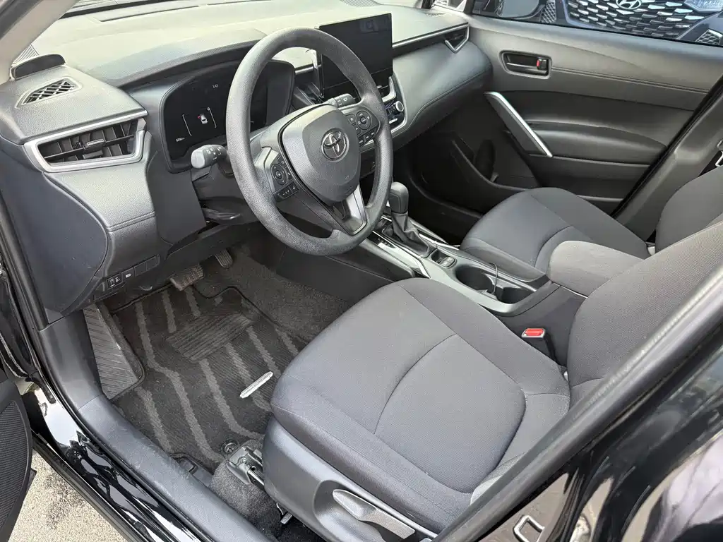 Toyota Corolla Cross — миниатюра 7