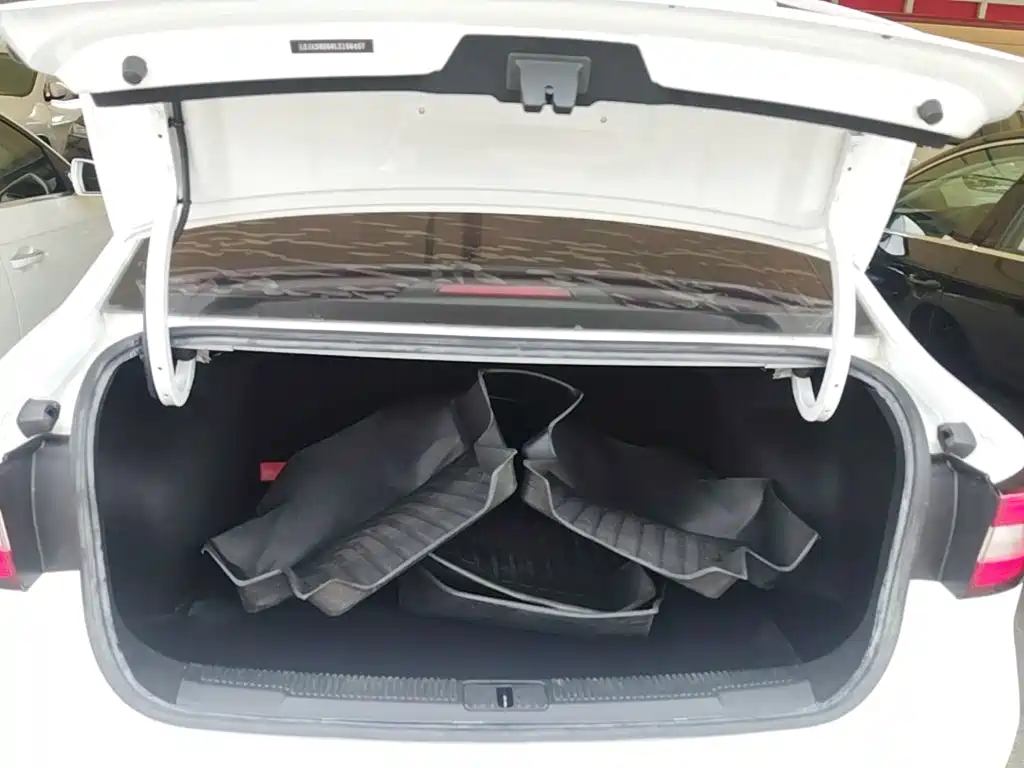 Roewe i5 — миниатюра 19