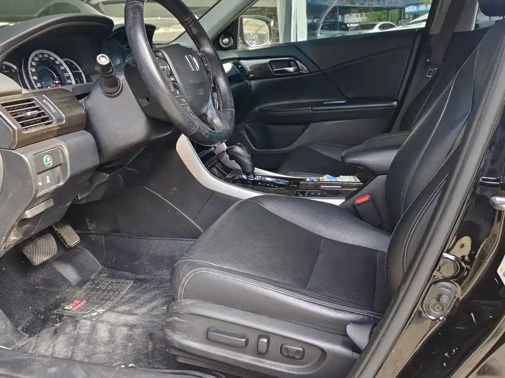 Honda Accord — миниатюра 10