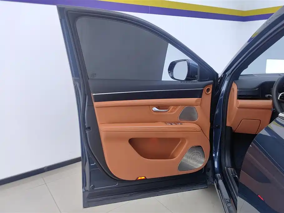 Aito M7 2024 1.5T Smart Drive Ultra 5 мест
