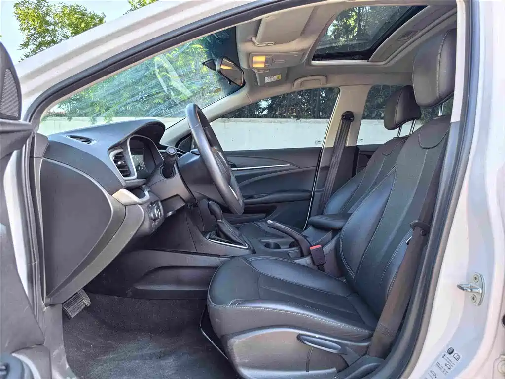 Buick Excelle — миниатюра 9