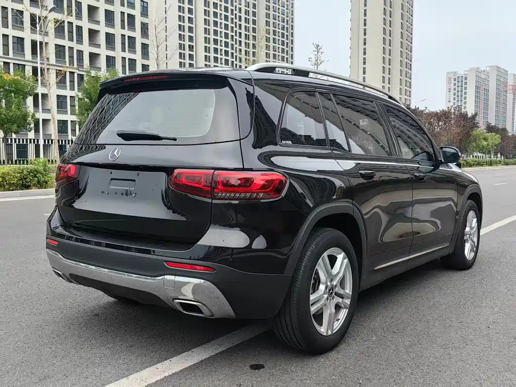 Mercedes-Benz GLB — миниатюра 11