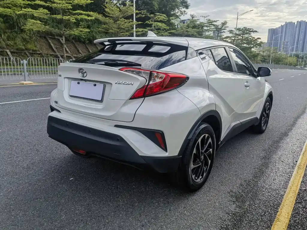 Toyota IZOA — миниатюра 5
