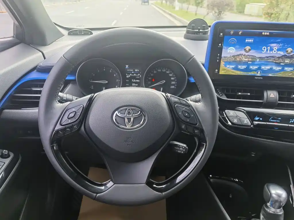 Toyota IZOA — миниатюра 12