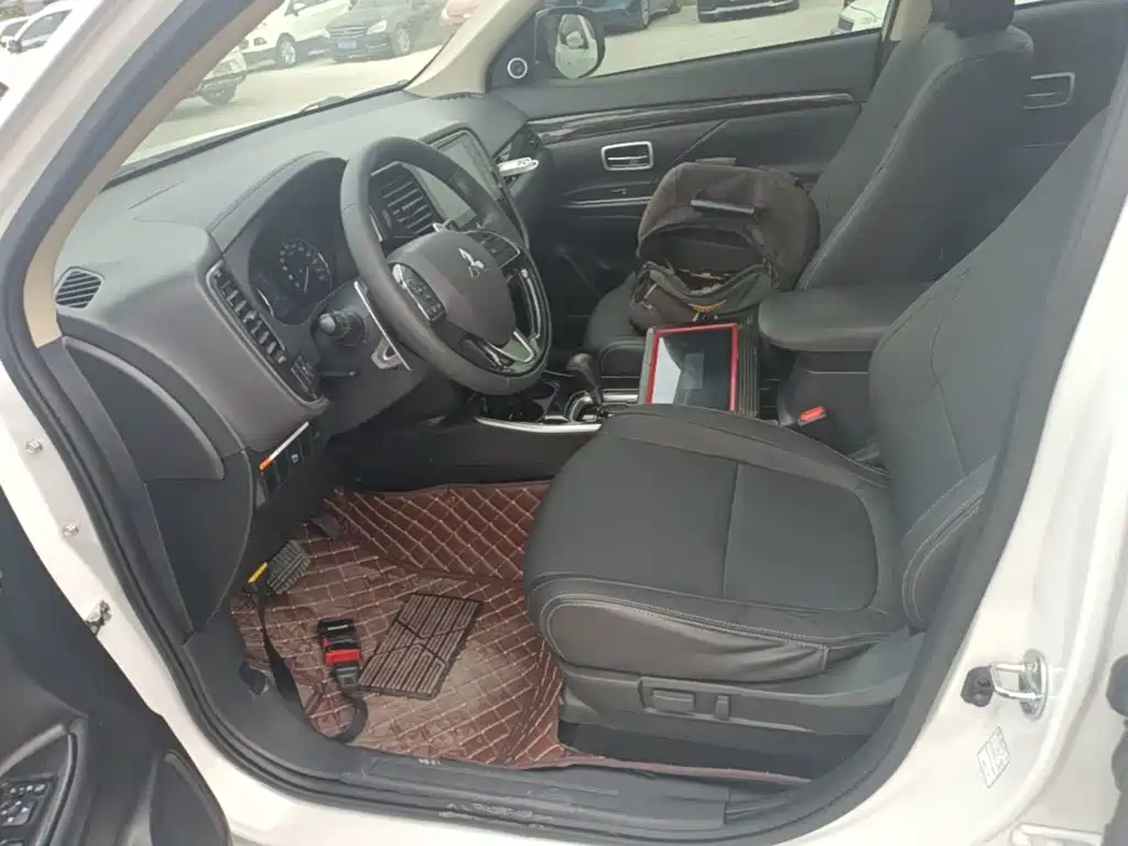 Mitsubishi Outlander — миниатюра 15