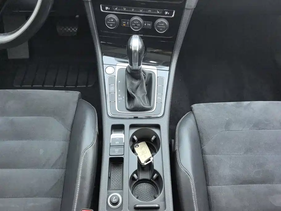 Volkswagen Golf — миниатюра 16
